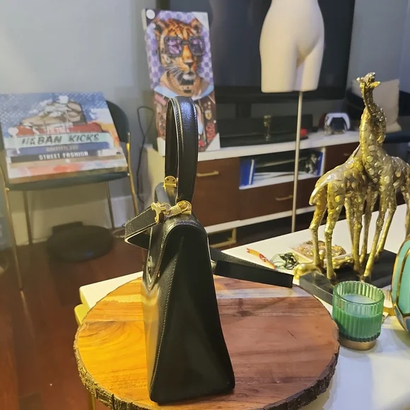 Bally Vtg. Black Leather 2way Bag Top Handle Crossbody Structured Bag - Picture 4 of 15